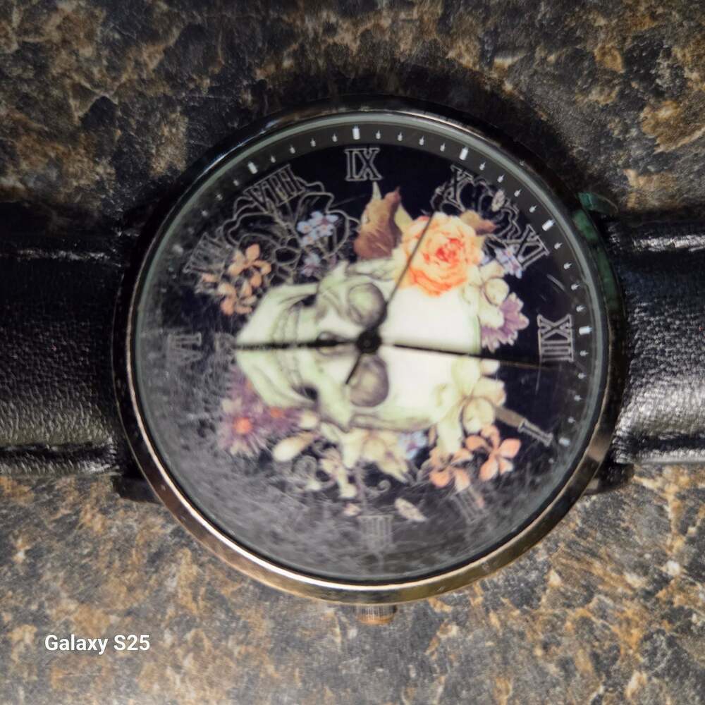 Gothic Floral Skull Analog Quartz Wrist Watch with Black Leather Strap